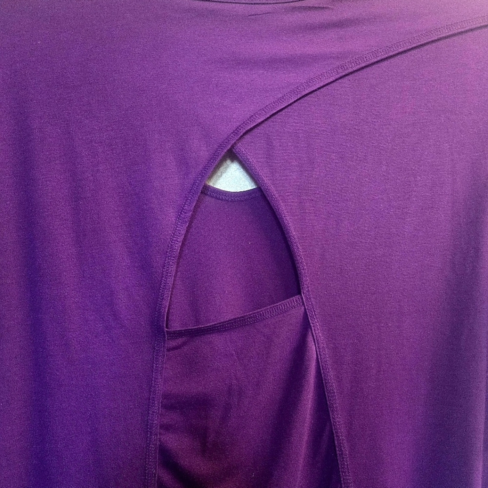BCG Keyhole Back T-Shirt - Picture 5 of 7